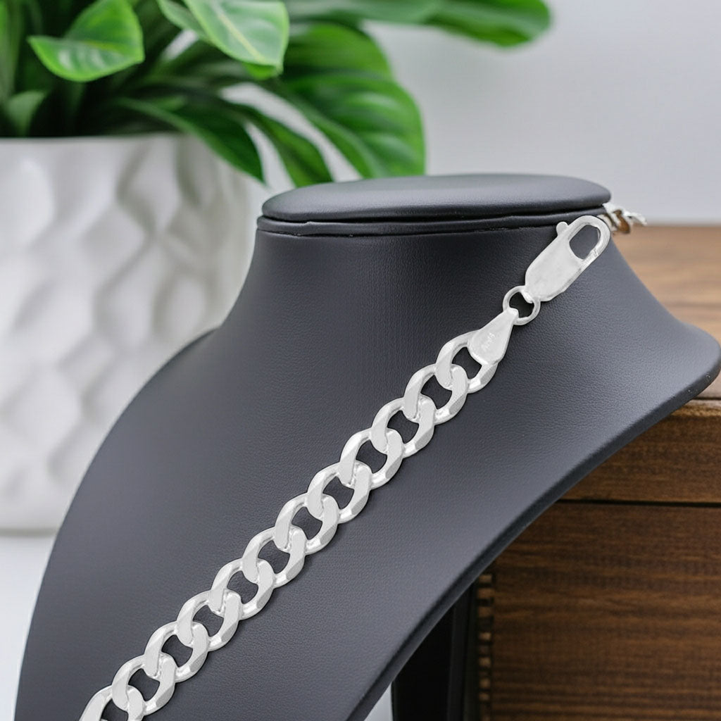 Beveled Curb Chain - 6.6mm Clasp View
