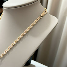 Gold Curb Chain - 2.9mm Clasp View