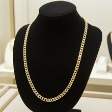 Gold Curb Chain - 2.9mm on Bust Display