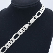 Figaro Chain - 8mm Clasp View