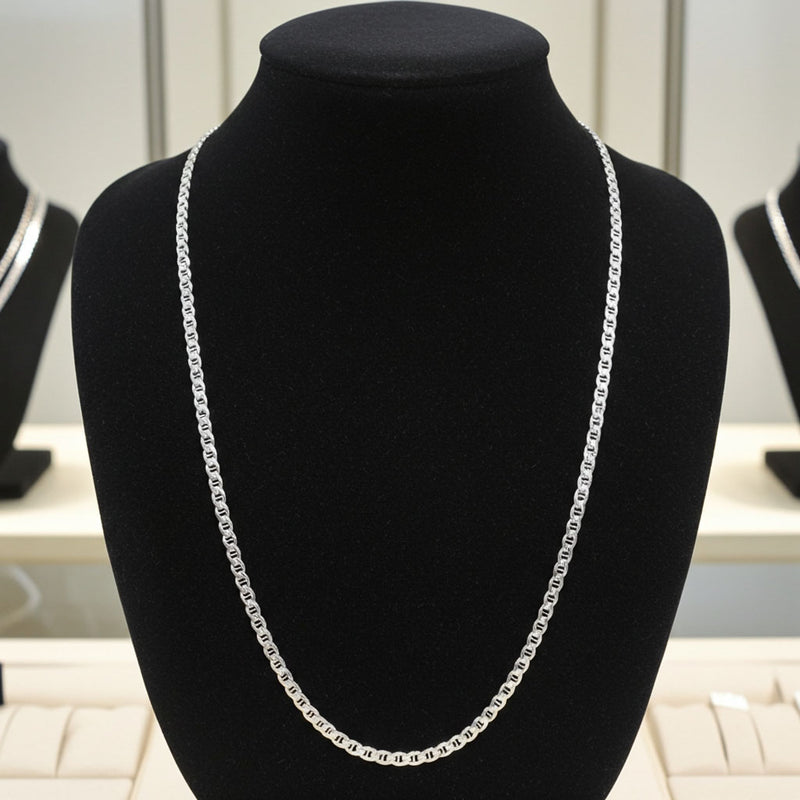 Flat Marina Chain - 6mm on Bust Display