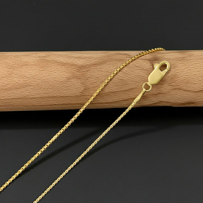 Light Box Chain Gold - 1mm Example View