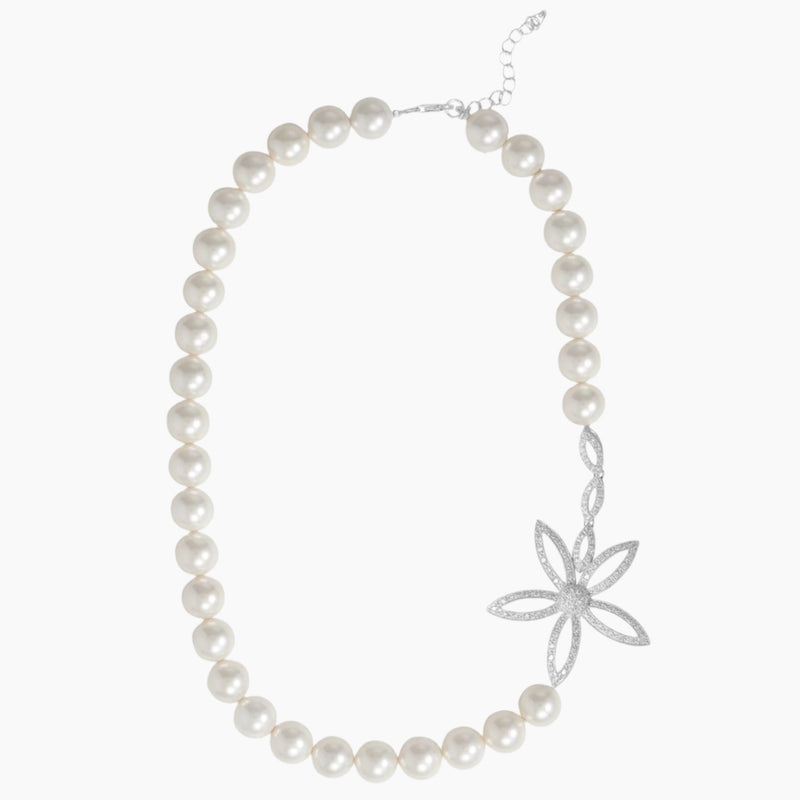 Mother of Pearl Daisy Necklace