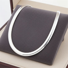 Omega Chain - 8mm Display Example