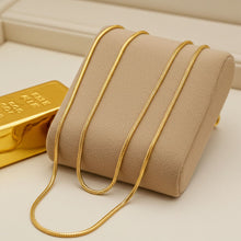 Snake Chain Gold - 1.5mm Layered on Display